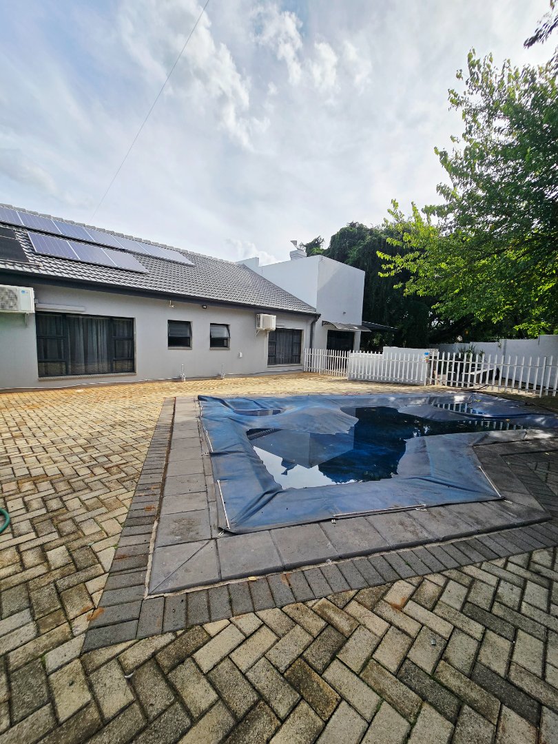 6 Bedroom Property for Sale in Wilkoppies North West